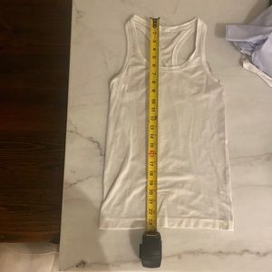 White lululemon tank top
